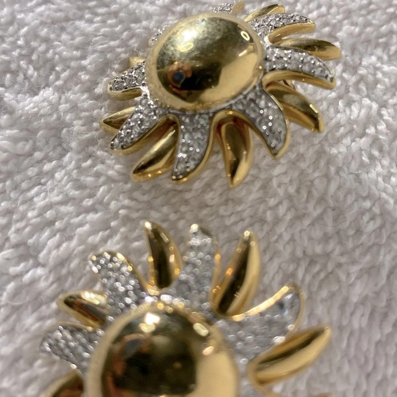 Vintage Gold Tone W White Gems Sun Shaped Clip  On Earrings - Picture 3 of 9